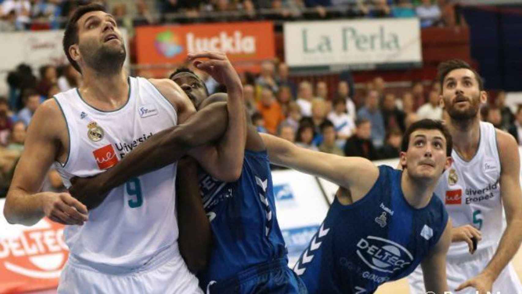 Felipe Reyes y Rudy Fernández ante el Delteco Gipuzkoa Basket