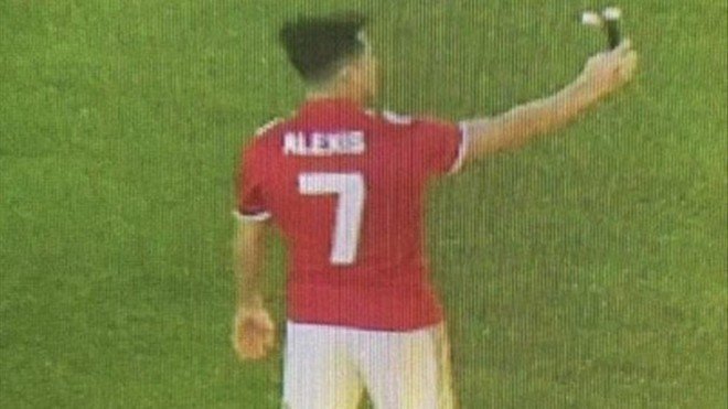 Se filtra la primera foto de Alexis con la camiseta del United