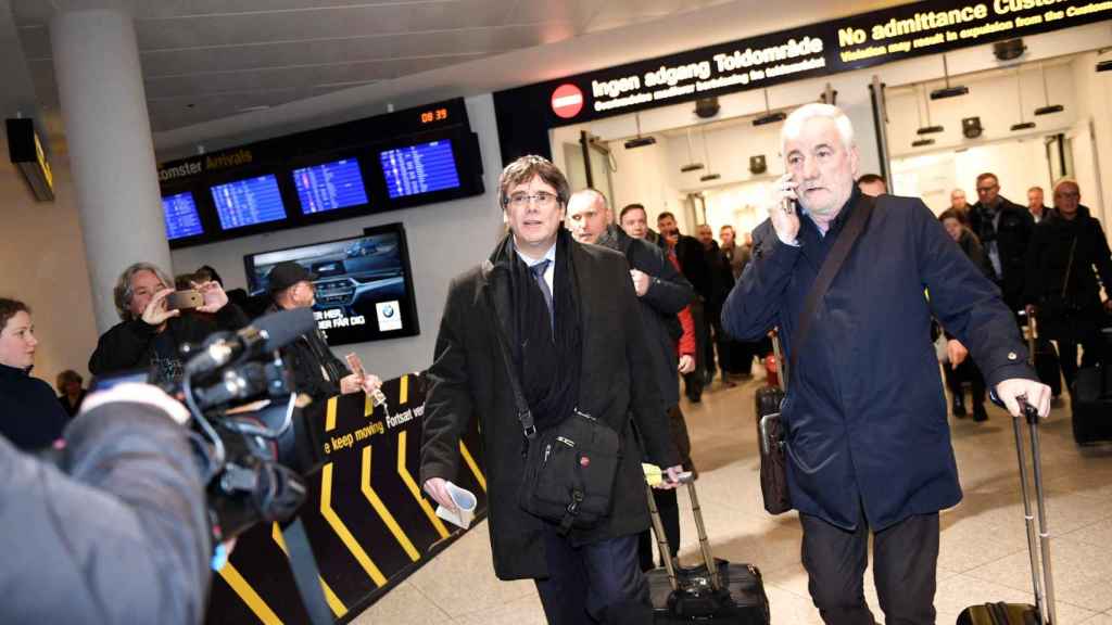 Puigdemont, a su llegada al aeropuerto de Copenhague.