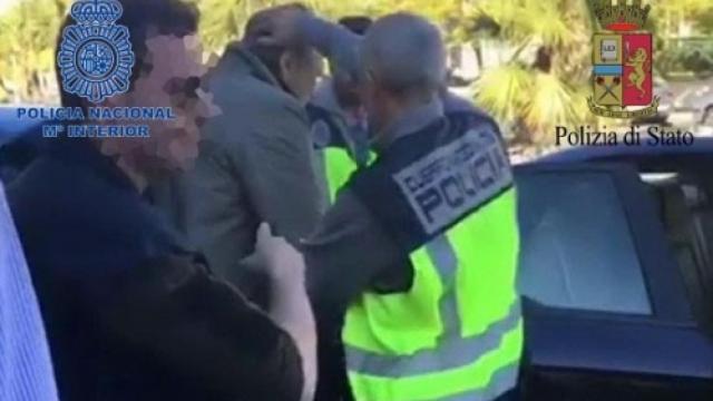 Momento en el que la Policía detiene a Fausto Pellegrinetti.