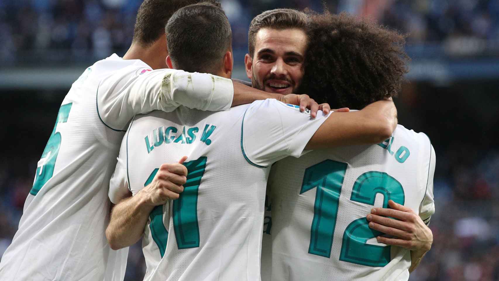 Los jugadores del Real Madrid celebran el gol de Nacho.