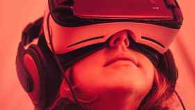 gafas-realidad-virtual-smartphone-chica