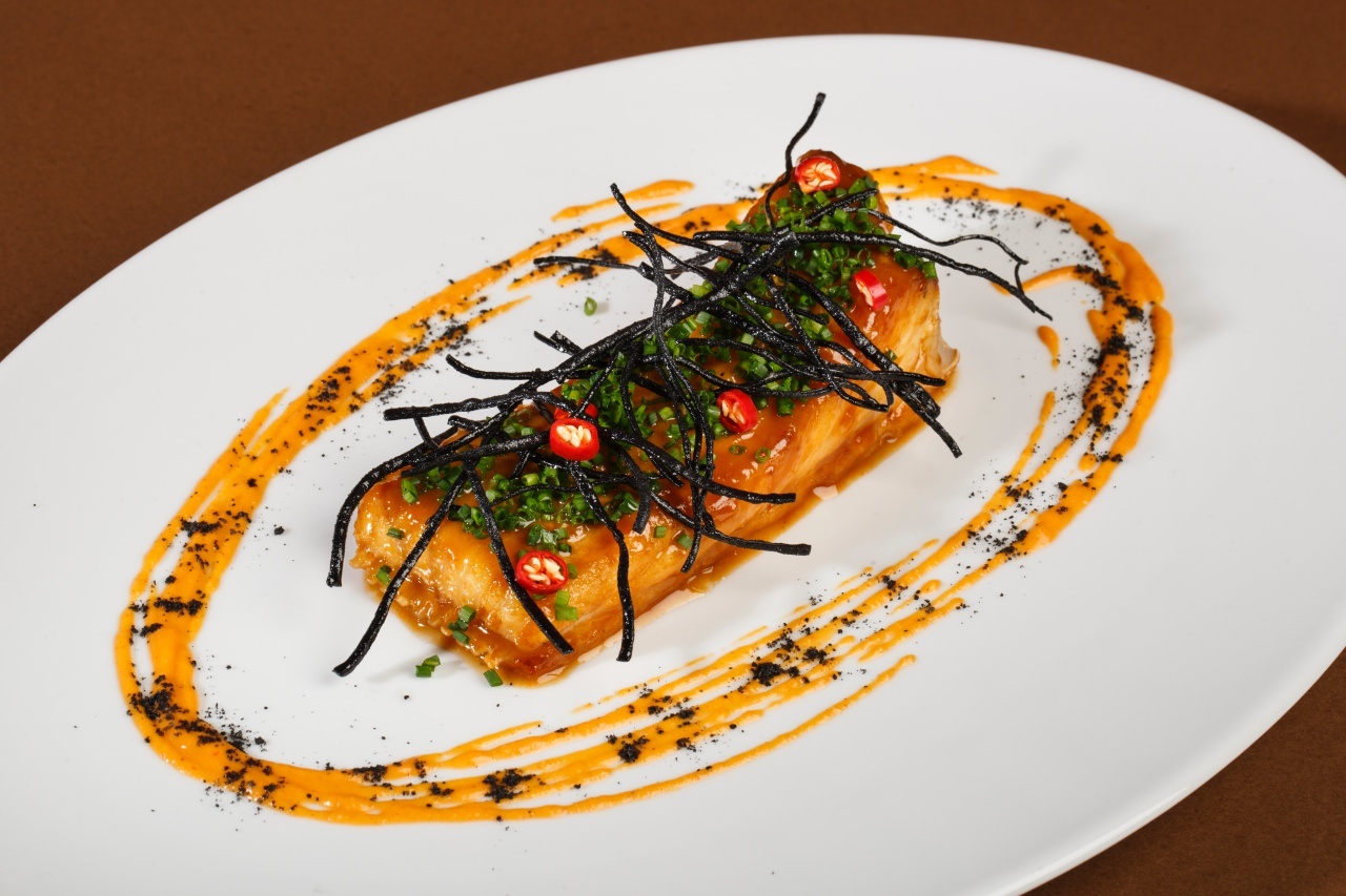 Raya a la brasa con salmorejo picante