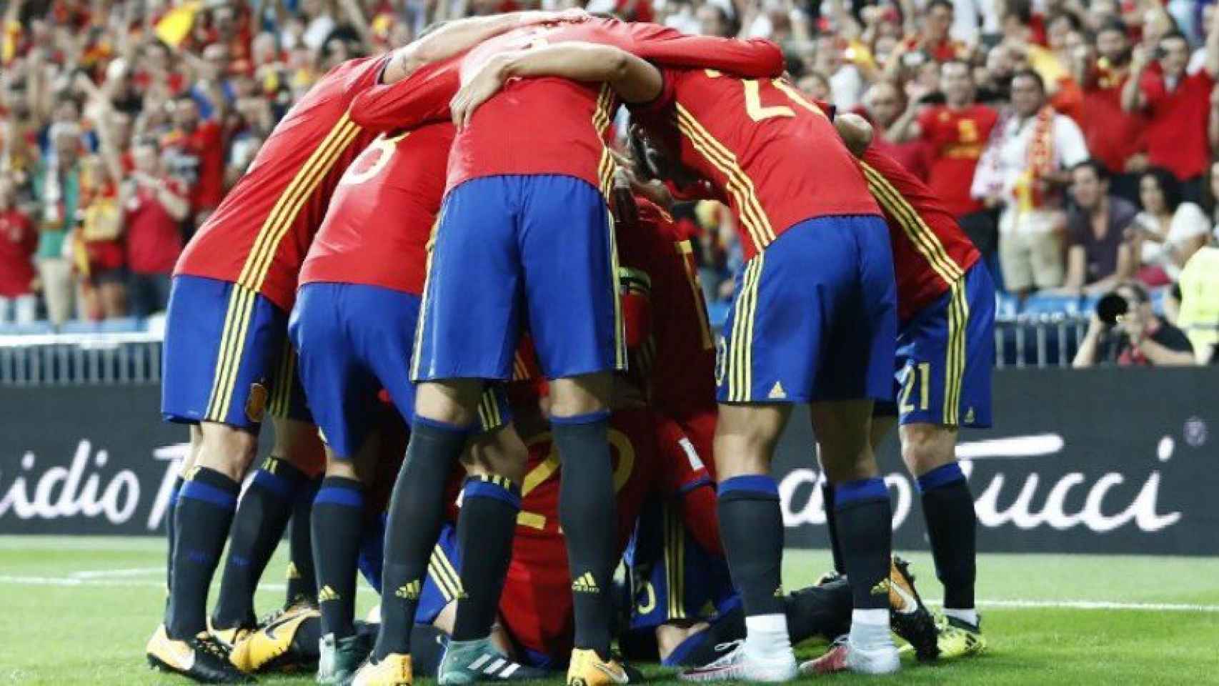 España celebra un gol de Isco. Foto Twitter (@SeFutbol)