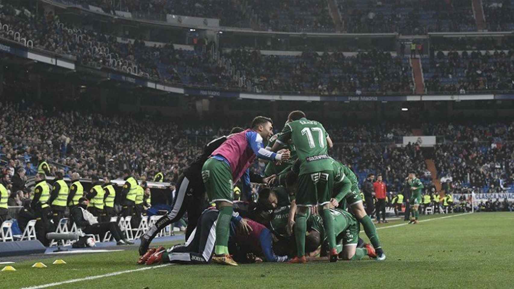 Celebración del Leganés tras eliminar al Madrid, en Copa. Foto. Twitter (@CDLeganes)