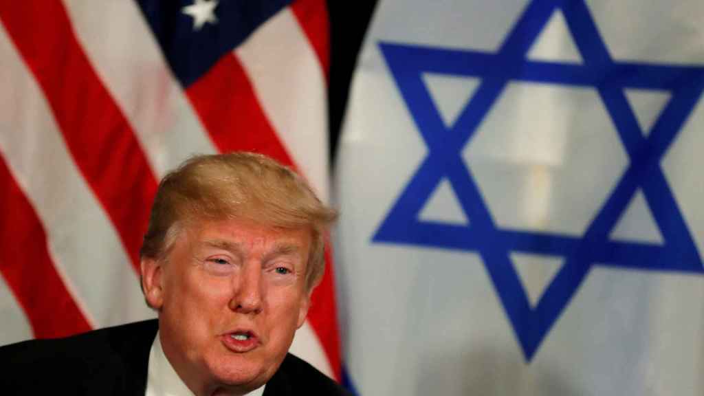 Trump durante su reunión con Netanyahu, en el Foro de Davos.