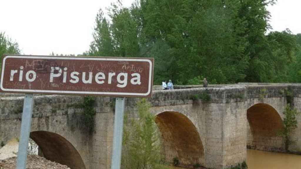 Puente sobre el río Pisuerga de Lantadilla.
