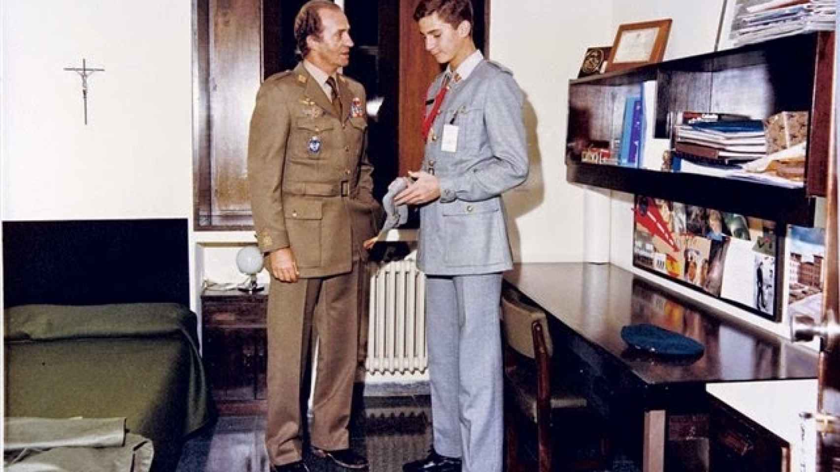 Juan Carlos I visitando a Felipe durante sus estudios en Canadá.