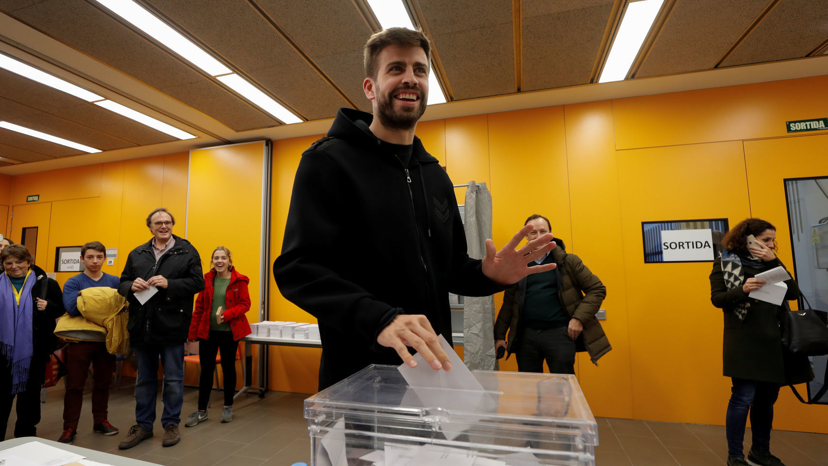 Gerard Piqué, en el momento en el que votó en las pasadas elecciones catalanas.