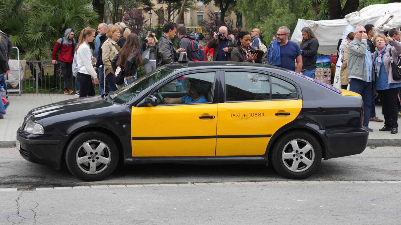 En busca de Puigdemont: los Mossos registran el taxi de Xavier Domenech