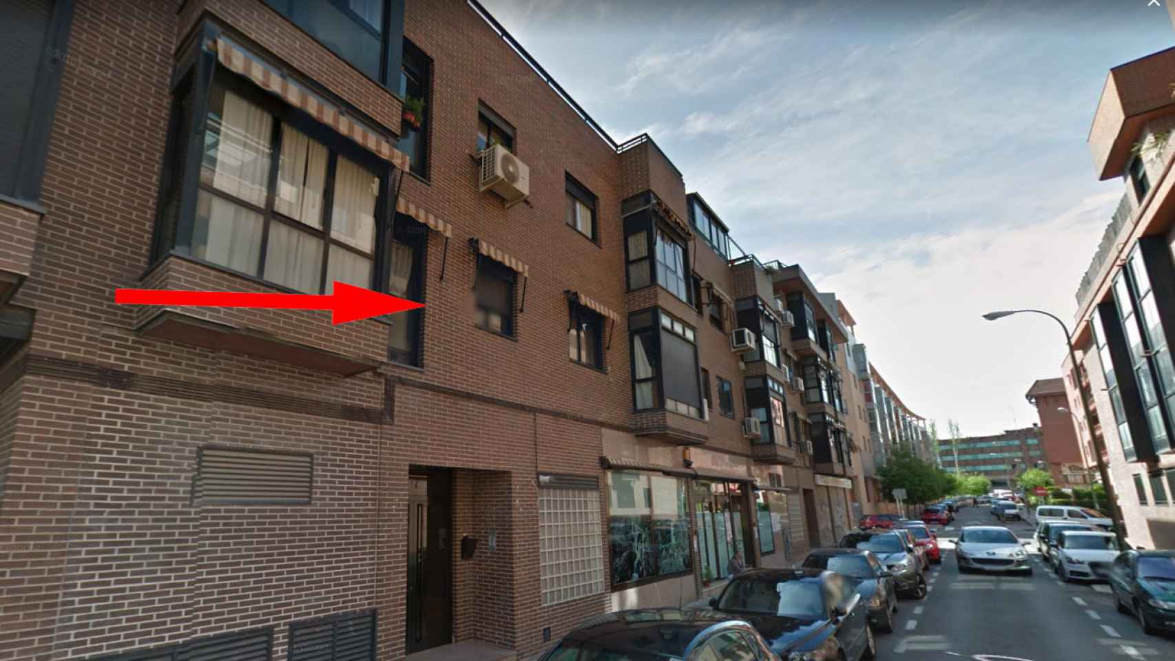 A Laura Elisabeth la asesinaron tirándola por la ventana del primer piso de la calle Alaró del madrileño distrito de Barajas.