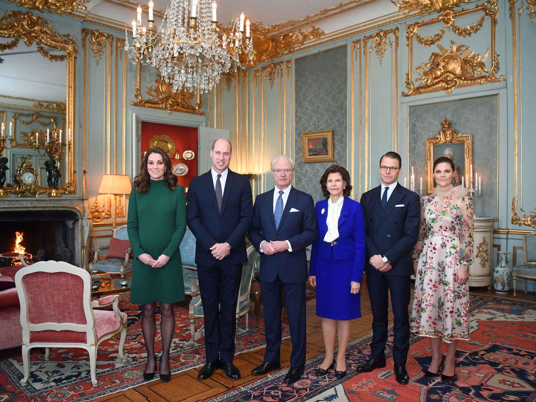 Los duques de Cambridge posa junto a los reyes Suecia. Gtres.
