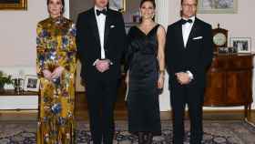 Los duques de Cambridge con la princesa Victoria y el príncipe Daniel de Suecia. Gtres.
