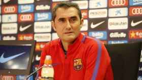 Ernesto Valverde, entrenador del Barcelona, en rueda de prensa. Foto: Twitter (@FCBarcelona_es)