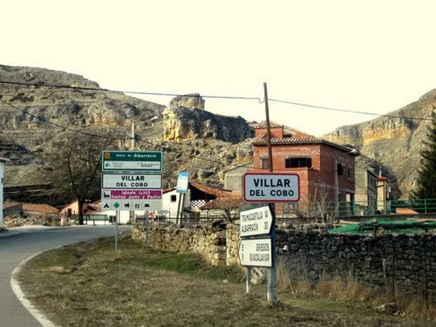 Entrada a Villar del Cobo.