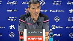Juan Ramón López Muñiz, entrenador del Levante, en rueda de prensa. Foto: levanteud.com