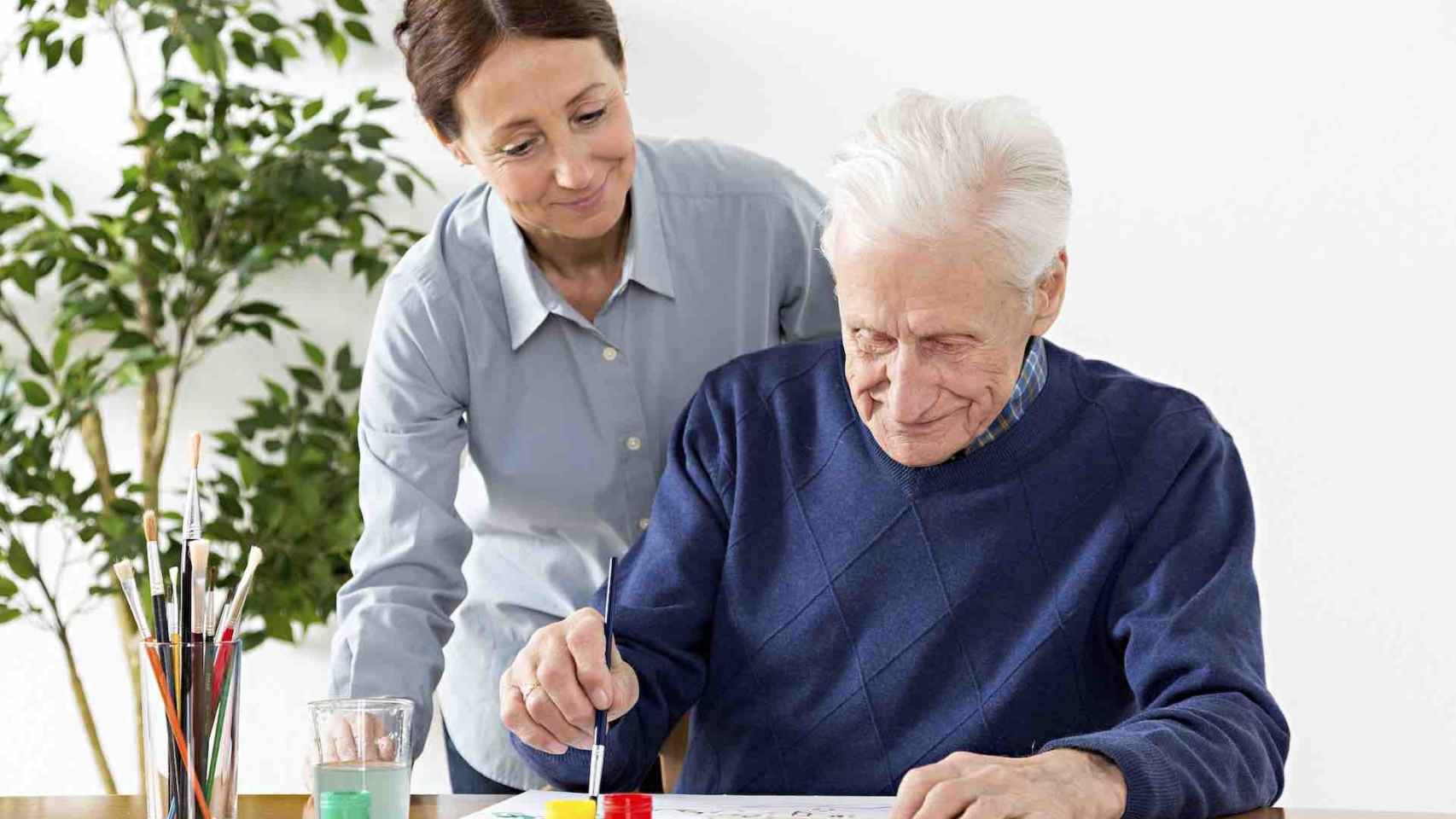 Hay diversos proyectos que permiten a los familiares de un anciano encontrar profesionales que los asistan.