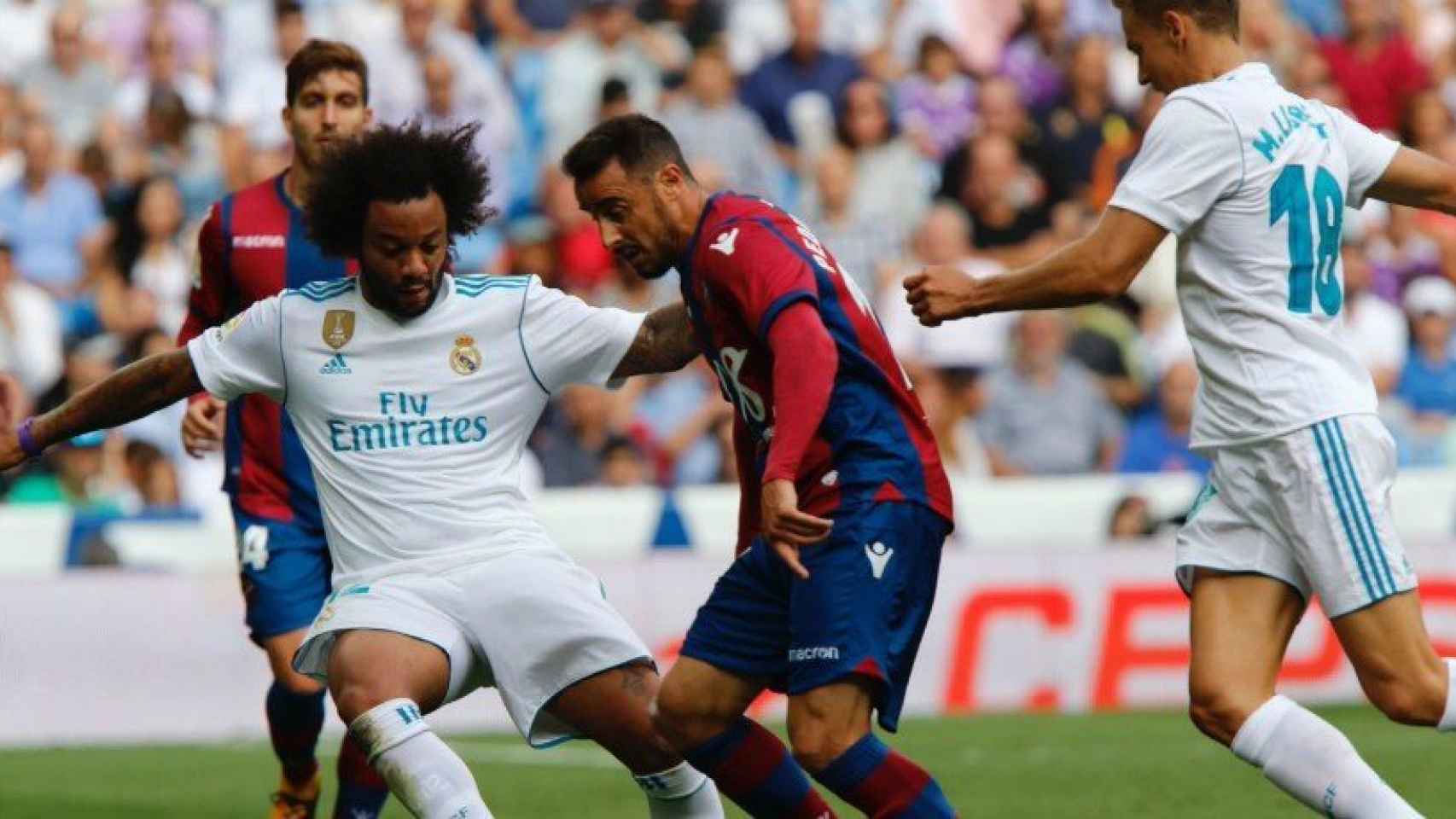 Marcelo ante el Levante. Foto: Manu Laya / El Bernabéu