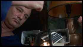 Bill Murray acababa destrozando su radio despertador en la película 'Atrapado en el tiempo'