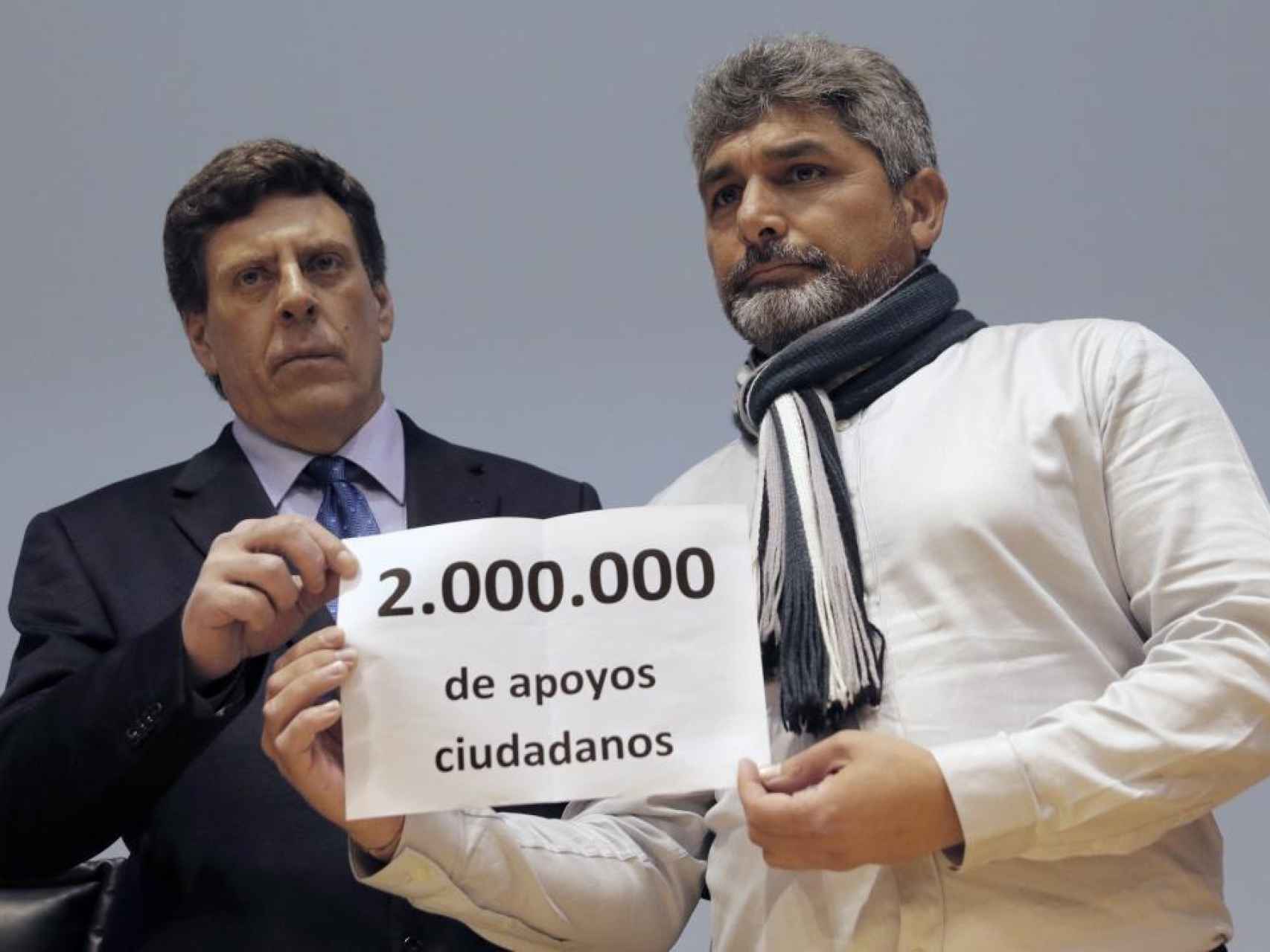 Juan Carlos Quer y Juan José Cortés, durante la presentación de la recogida de firmas.