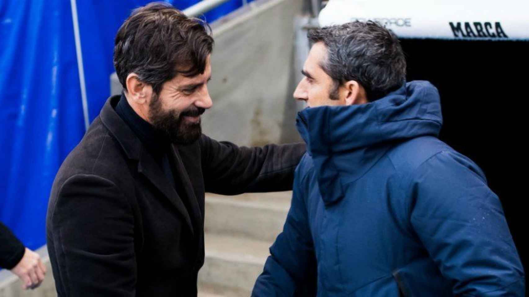 Quique Sánchez Flores y Valverde se saludan. Foto Twitter (@ChampionsLeague)