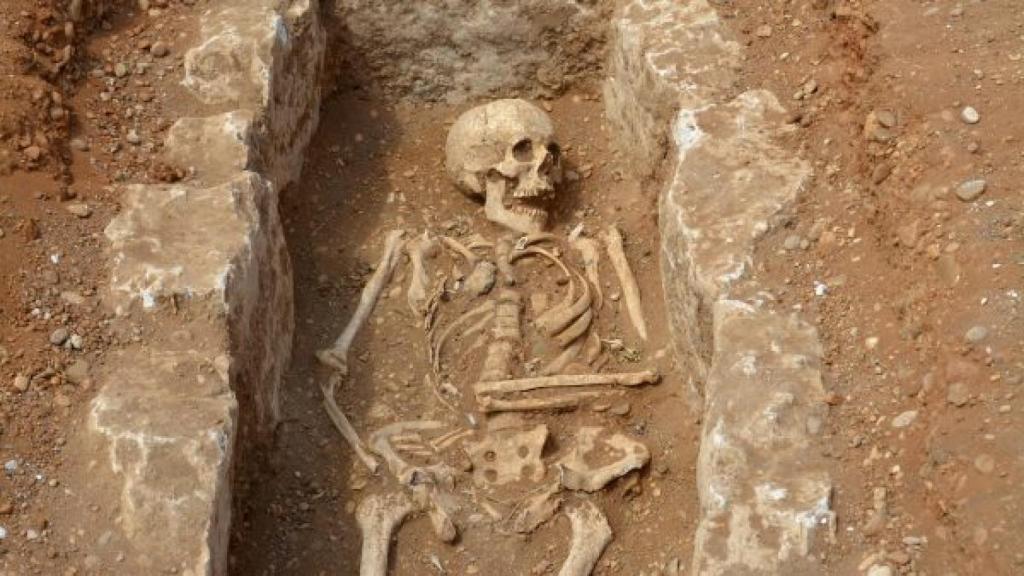 Localizan la sepultura de un adolescente islámico del siglo VIII en Barcelona. EFE.