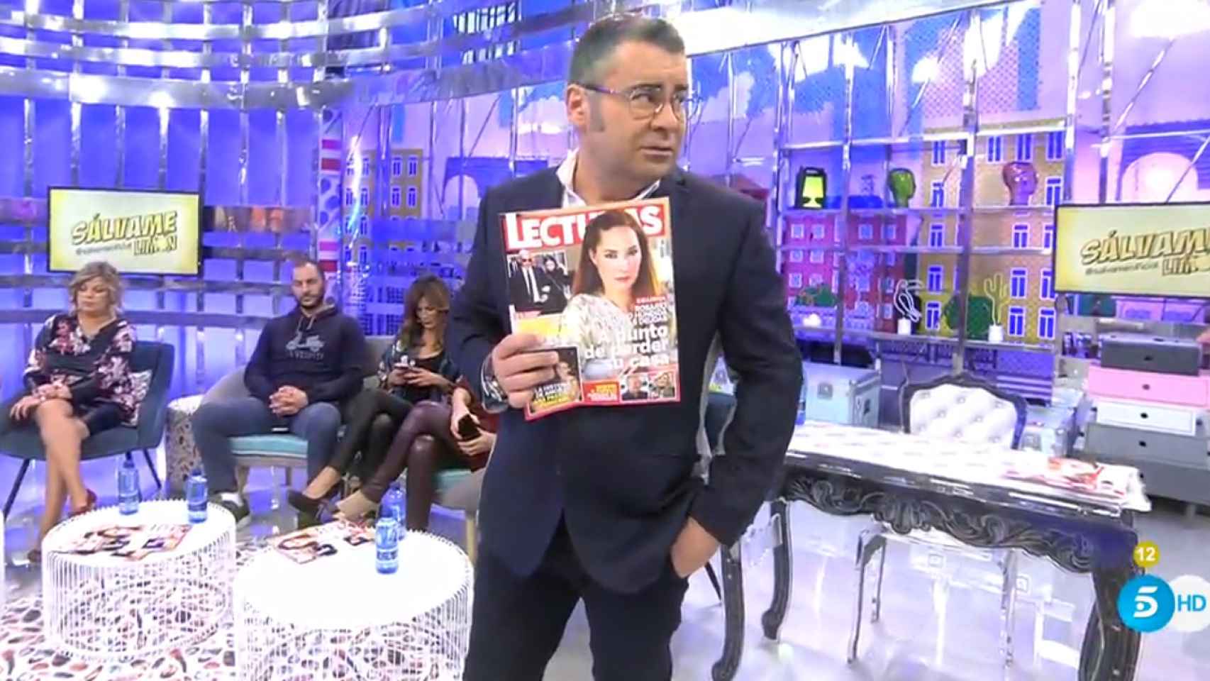 Jorge Javier Vázquez hace promoción de la revista 'Lecturas'