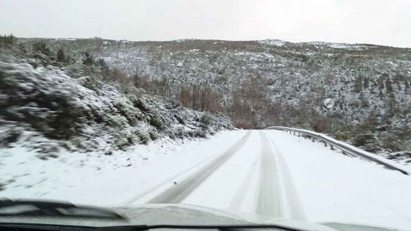 Zamora sanabria carretera hermisende nieve 4
