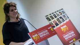 La portavoz del secretariado nacional de la CUP, Núria Gibert, durante una rueda de prensa.