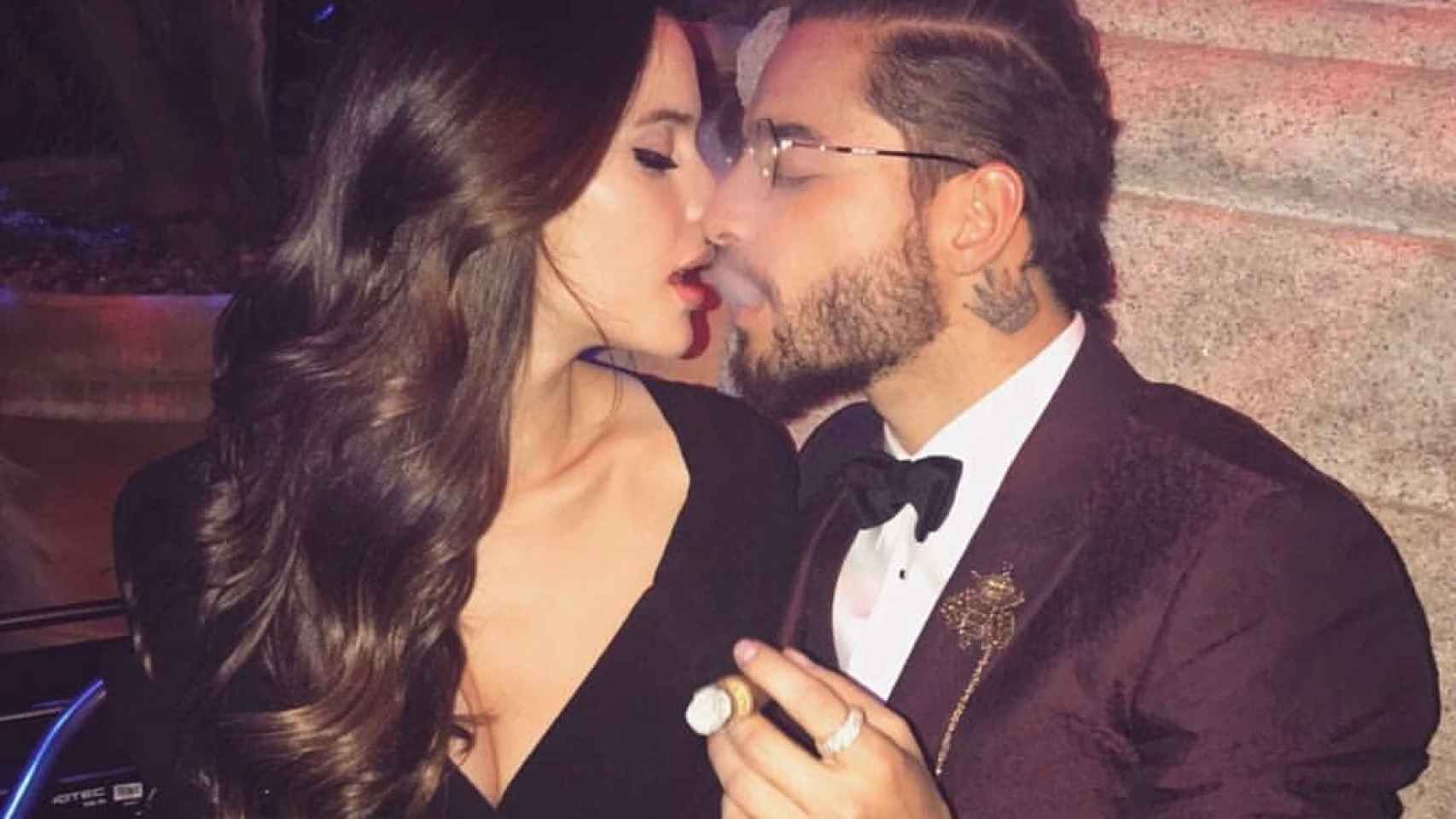 Maluma y su novia Natalia Barulích sellan su amor con un tatuaje juntos