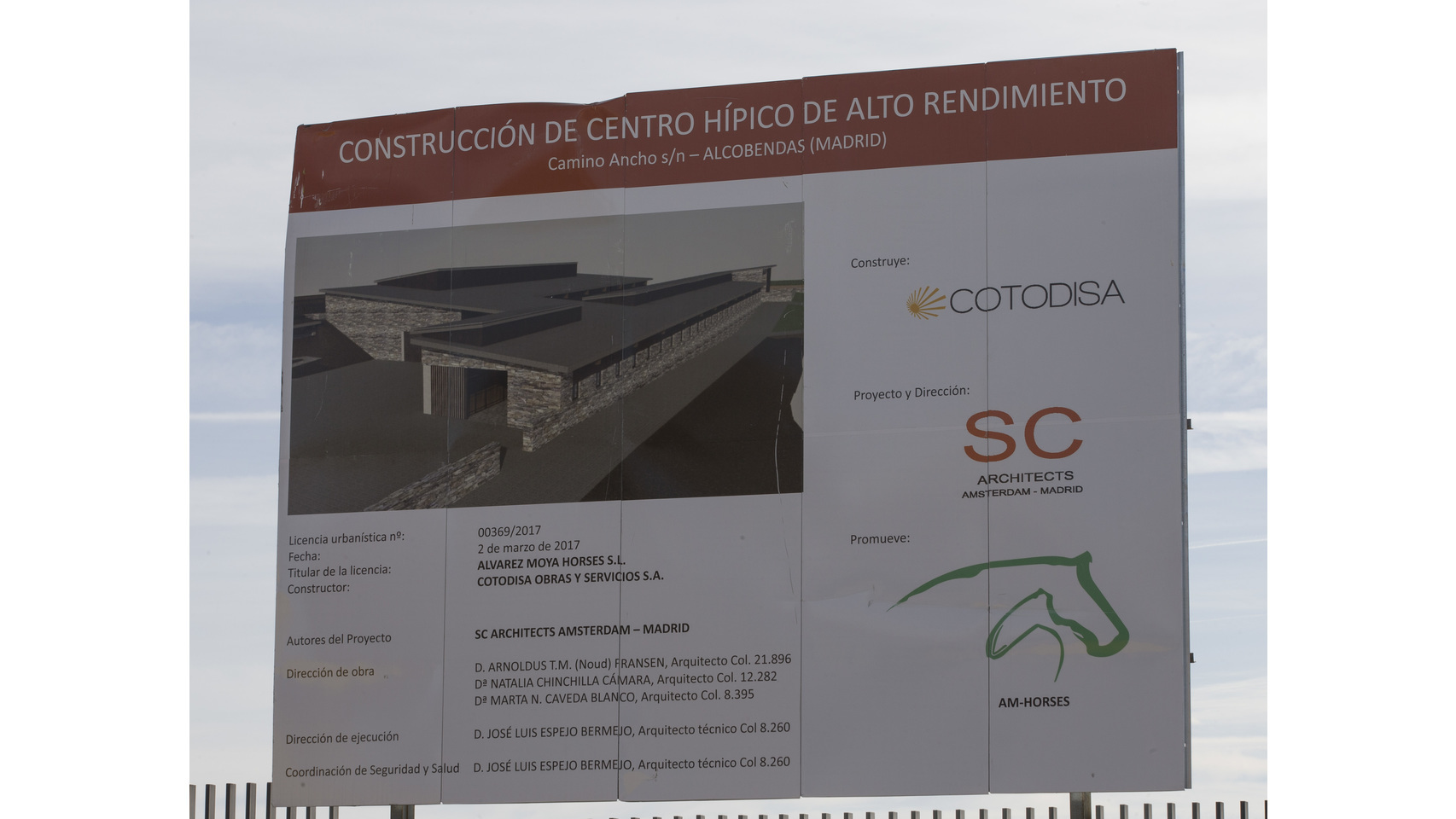 Cartel del nuevo Centro de Hípica de Alto Rendimeinto de Sergio Álvarez.