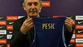 Svetislav Pesic en su presentación como nuevo técnico del Barça.