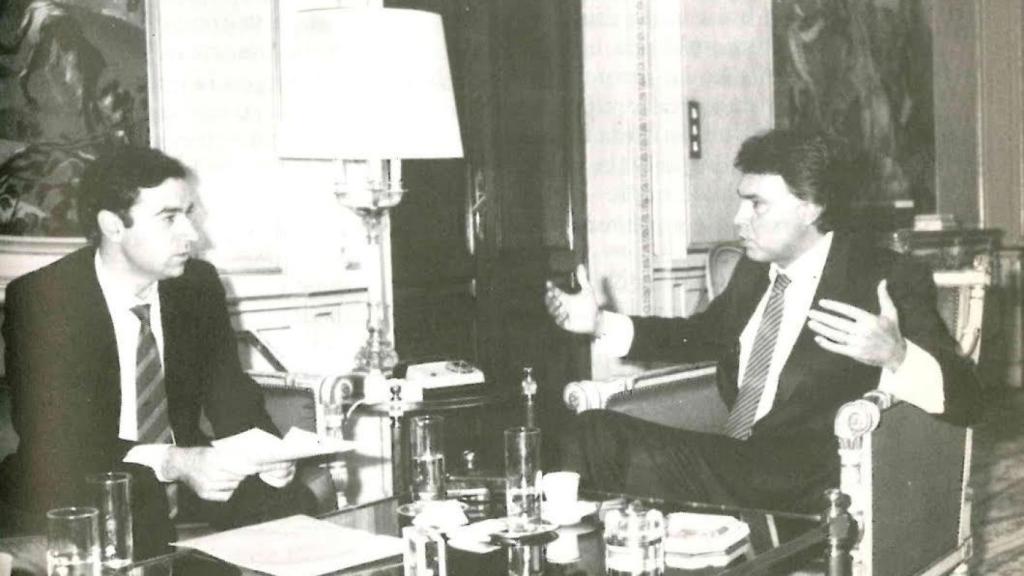 En el despacho del presidente, en La Moncloa, en octubre del 86.