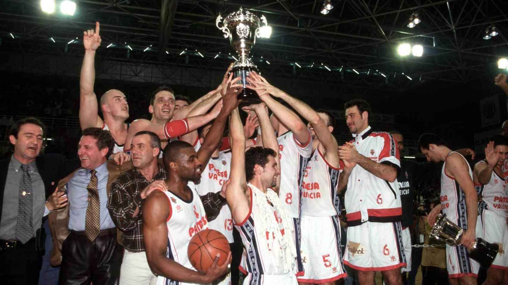 El Valencia Basket ganó la última Copa envuelta por la huelga antes de disputarse (1998).