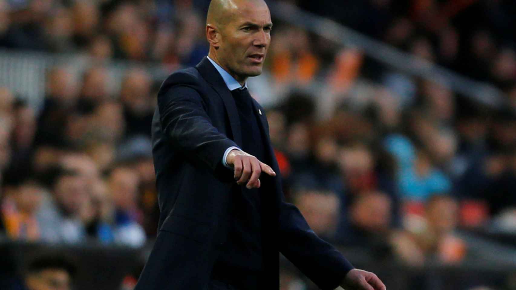 Zidane da órdenes en un partido reciente del Real Madrid.