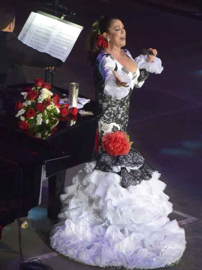 Isabel Paroja durante un concierto.