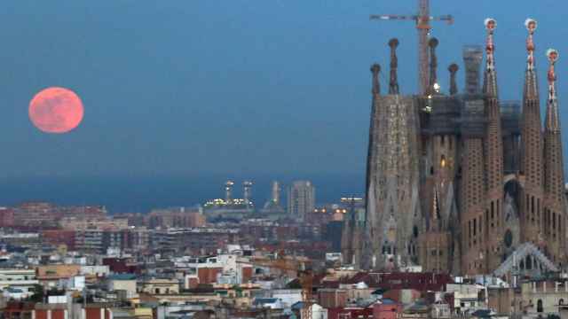 La pasada Superluna azul de sangre, vista desde Barcelona.