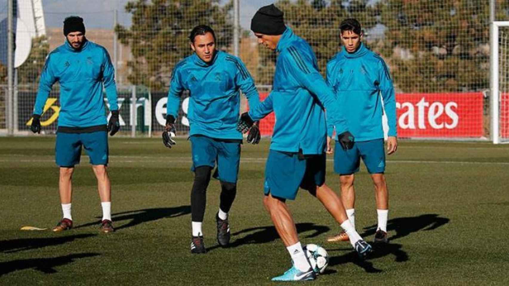 Benzema, Keylor Navas, Varane y Achraf entrenando