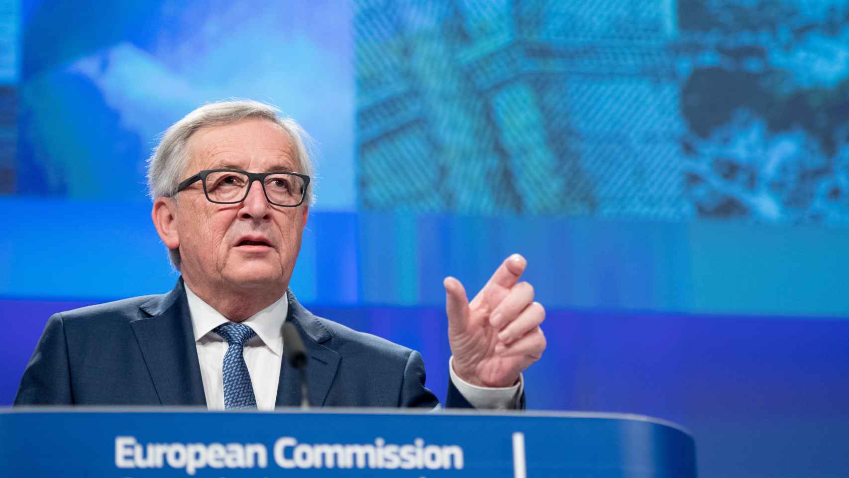 Juncker ve inevitable una rebaja de las ayudas pero pide que no sea brutal