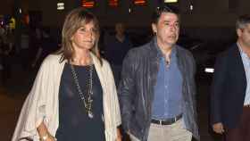 El expresidente de la Comunidad de Madrid, Ignacio González, junto a su pareja, Lourdes Cavero.