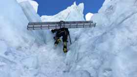 Alex Txikon, Everest invernal 2018. Trabajando en la Cascada del Khumbu
