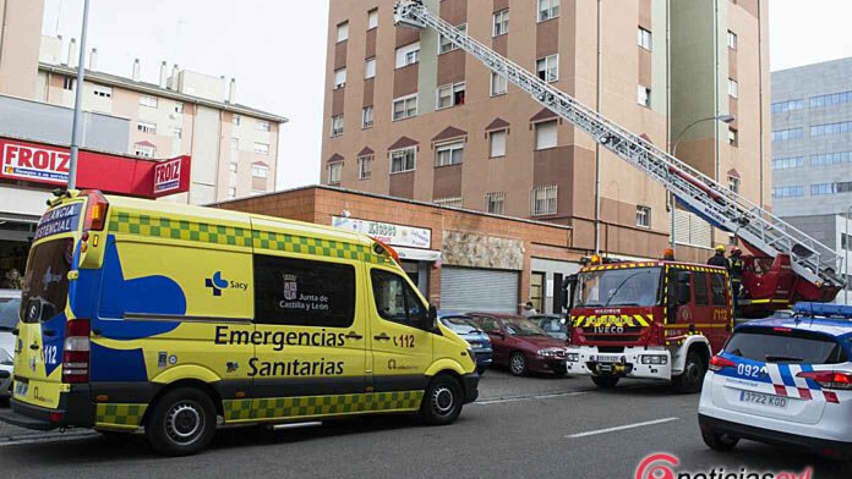 Valladolid-bomberos-rescate-anciana