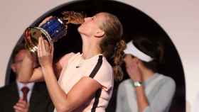 Kvitova, con el título de campeona de Doha.