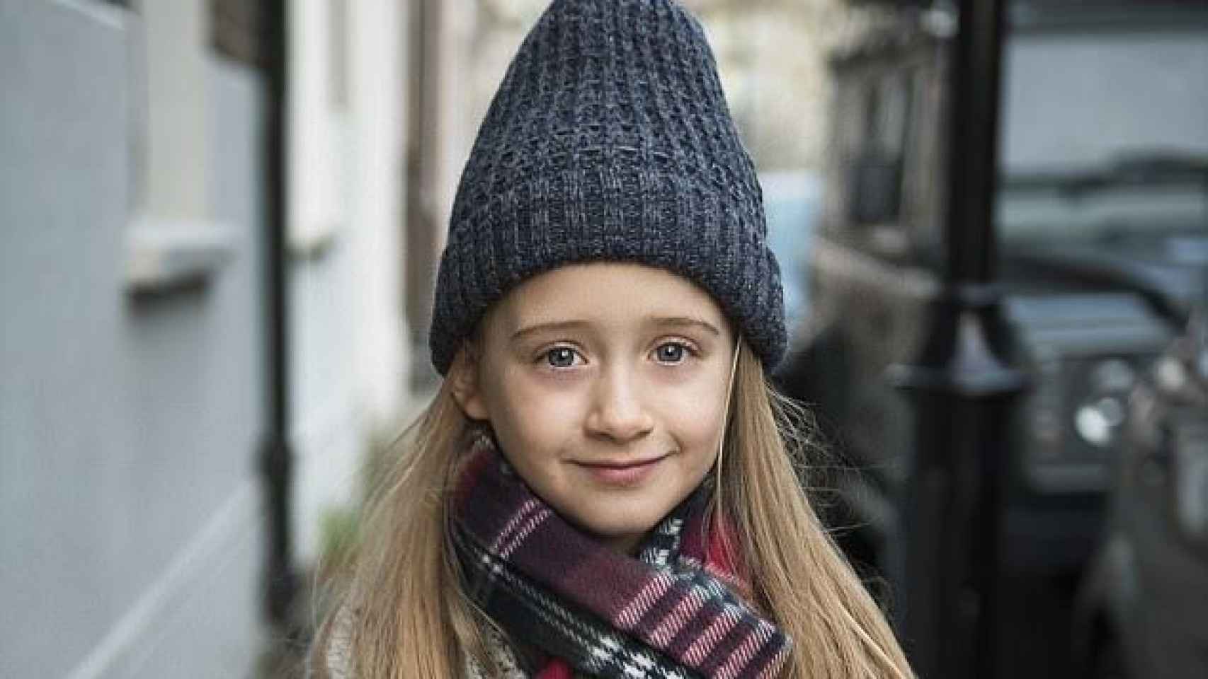 Eliza Britcho tiene 7 años y desea posar con ropa de niño para Zara