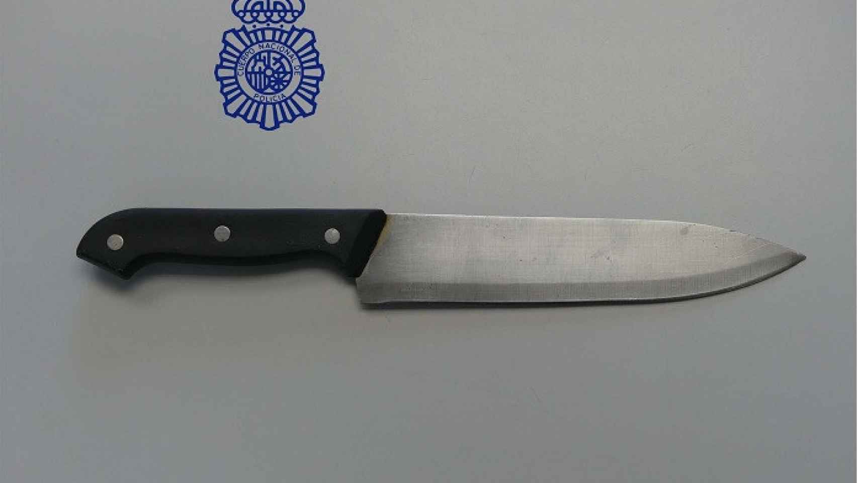 cuchillo avila policia