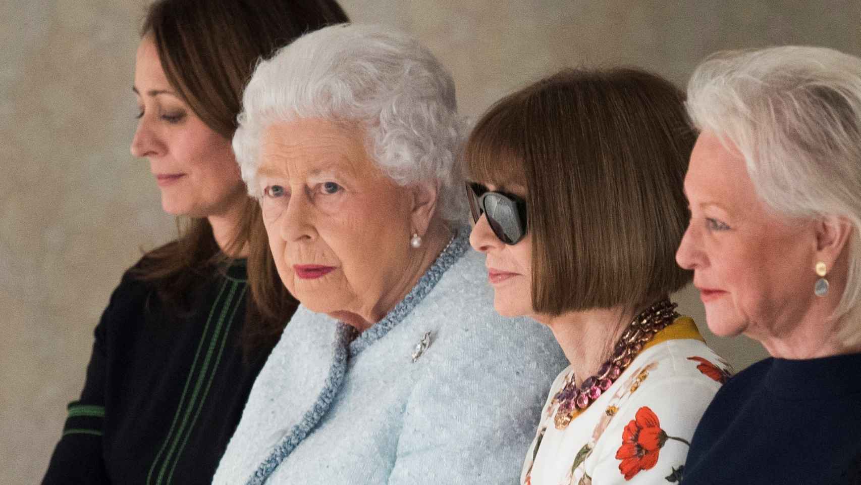 La reina Isabel II en la London Fashion Week