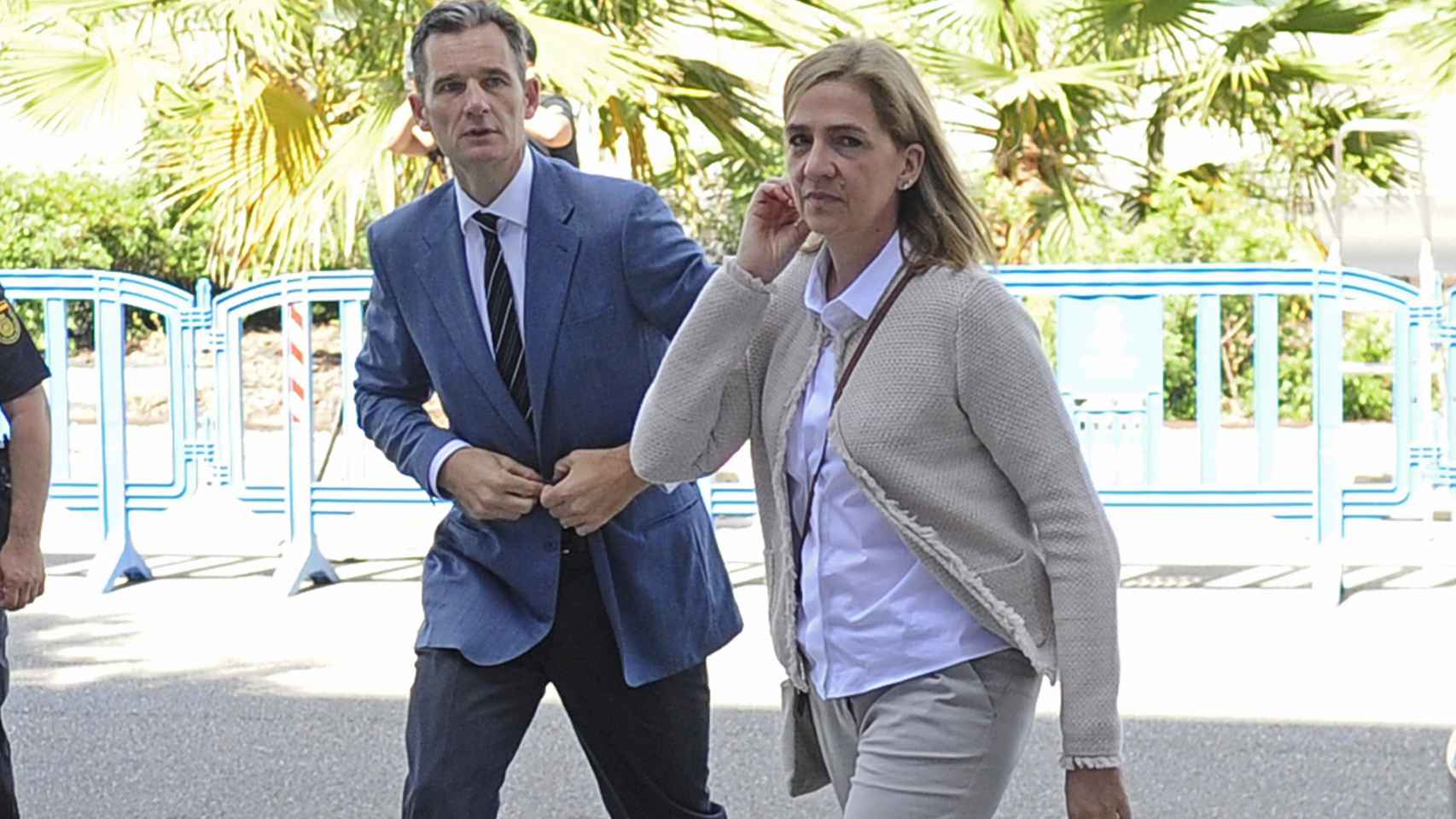 Iñaki Urdangarin y Cristina de Borbón. acudiendo a la Audiencia Provincial de Palma en 2016.