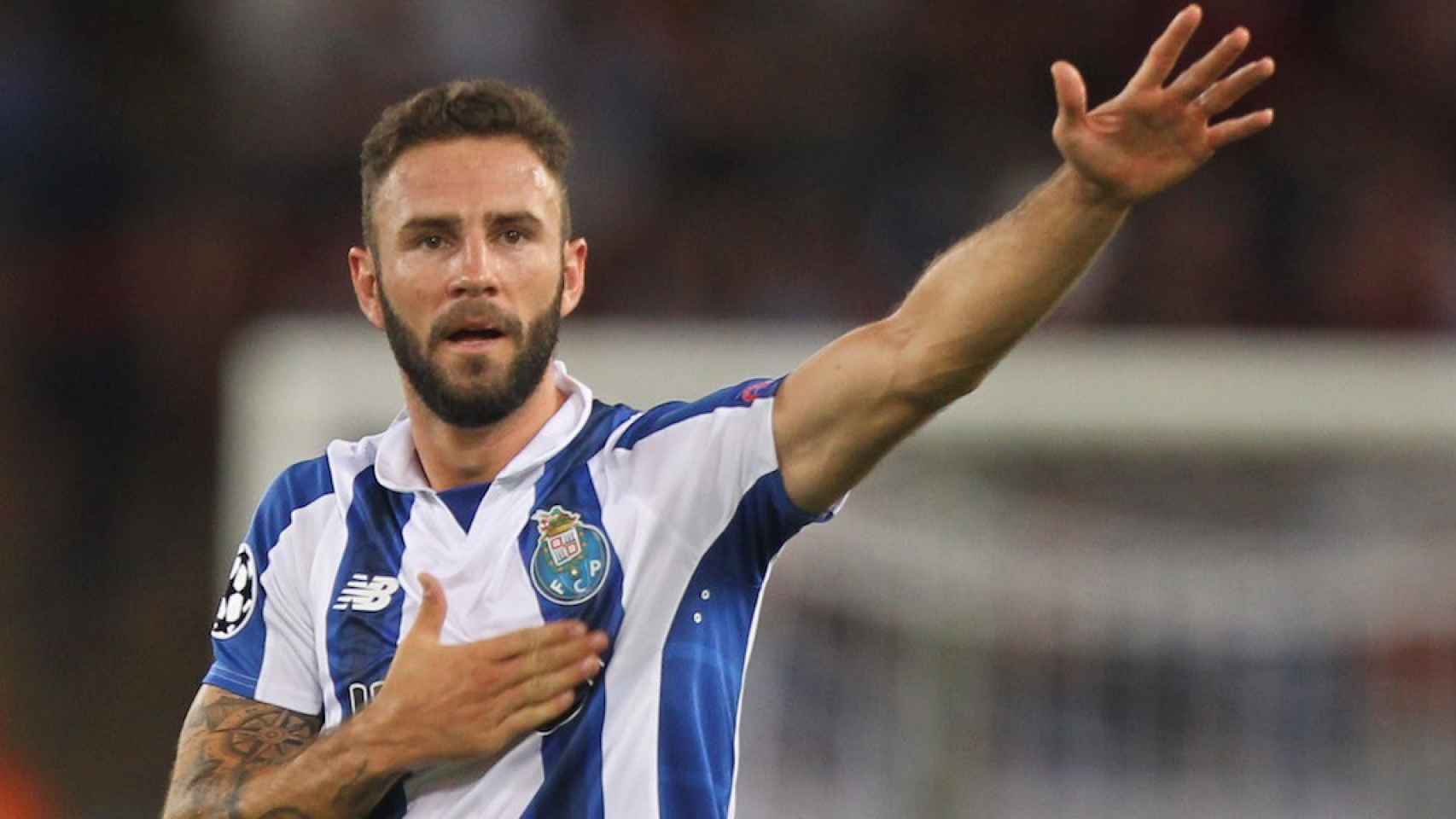 El jugador del Porto (Portugal) Miguel Layun.