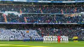 Minuto de silencio en el Santiago Bernabeú. Foto: Pedro Rodríguez / El Bernabéu