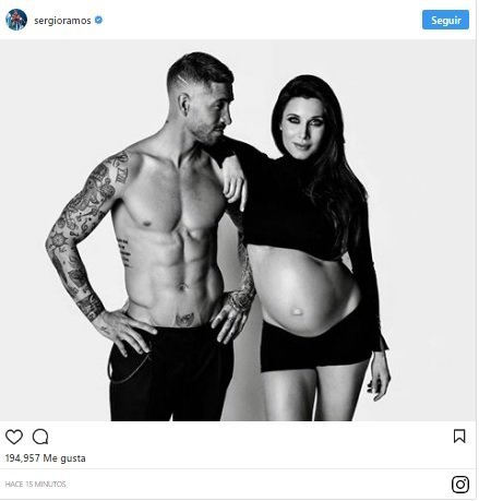Sergio Ramos, semidesnudo, presume de embarazo de Pilar Rubio